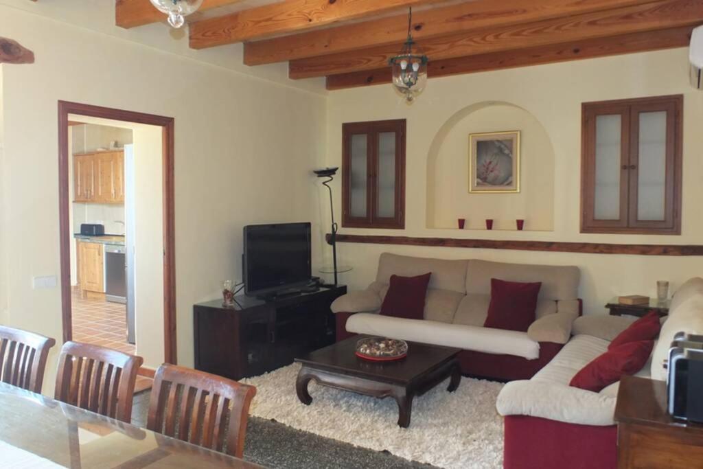 Villa Maria, Bonita Casa Con Jardin Y Piscina Privada En 安德拉特斯 外观 照片